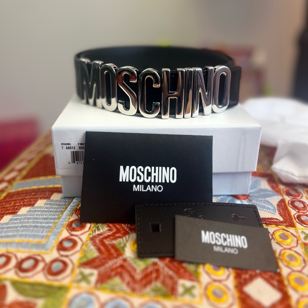 Moschino belt